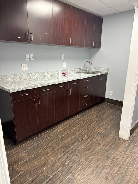 More Photos Of 1028 154th St, Whitestone Storefront Retail Office For Lease