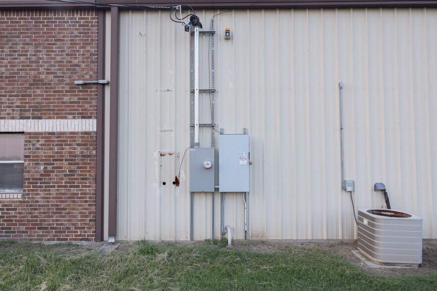 More Photos Of 3533 E Highway 175, Kaufman Manufacturing For Lease