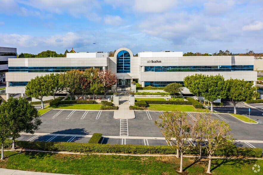 More Photos Of 2 Corporate Park, Irvine Office For Lease
