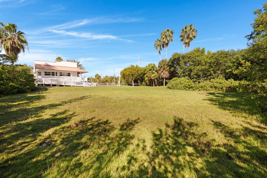 More Photos Of 19950-19980 Overseas Hwy, Sugarloaf Key Office For Sale