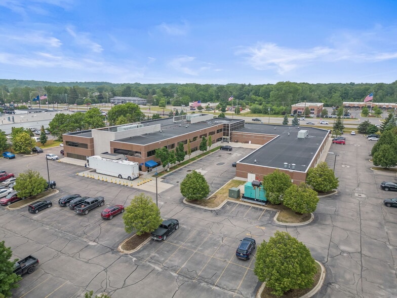 More Photos Of 1455 S Lapeer Rd, Lake Orion Hospital For Lease
