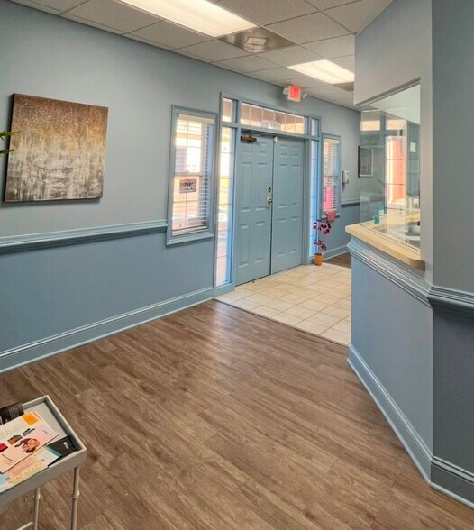 More Photos Of , Dallas Office For Sale