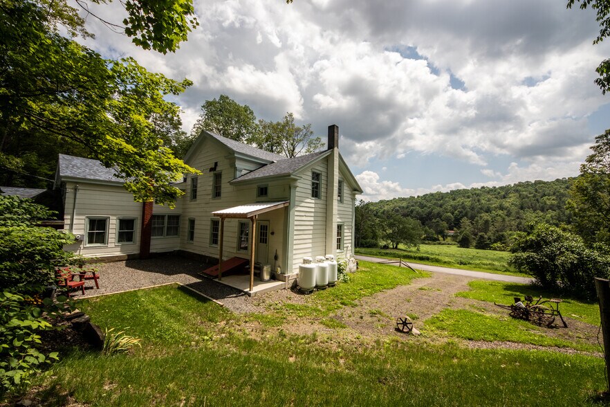 More Photos Of 345 Dorr Edson Rd, Oneonta Apartments For Sale