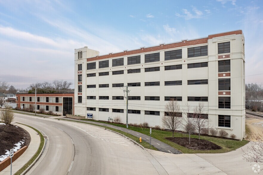 Primary Photo Of 120 E Clark St, Freeport Warehouse For Lease