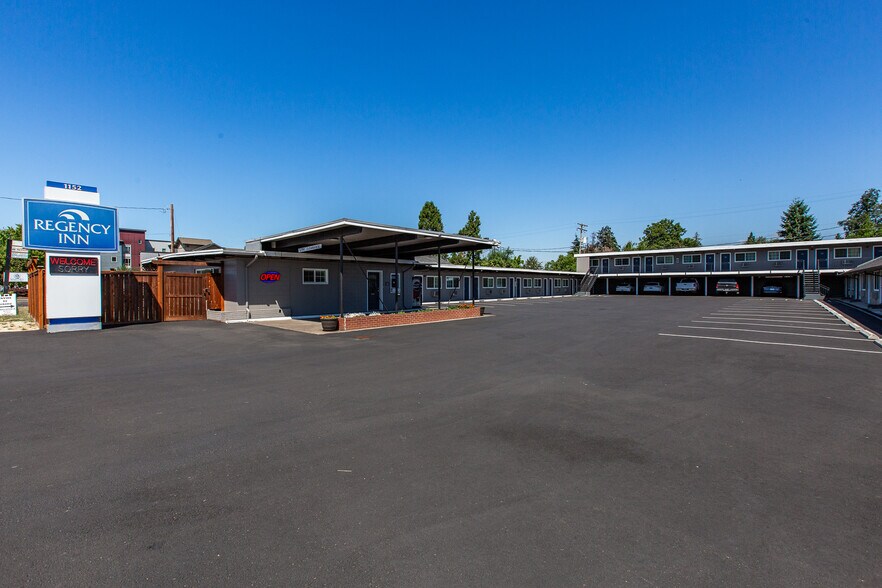 More Photos Of 1152 Main St, Springfield Hotel For Sale