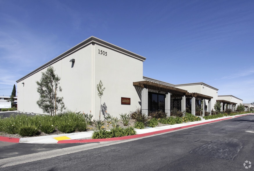 More Photos Of 1505-1515 E McFadden Ave, Santa Ana Warehouse For Lease