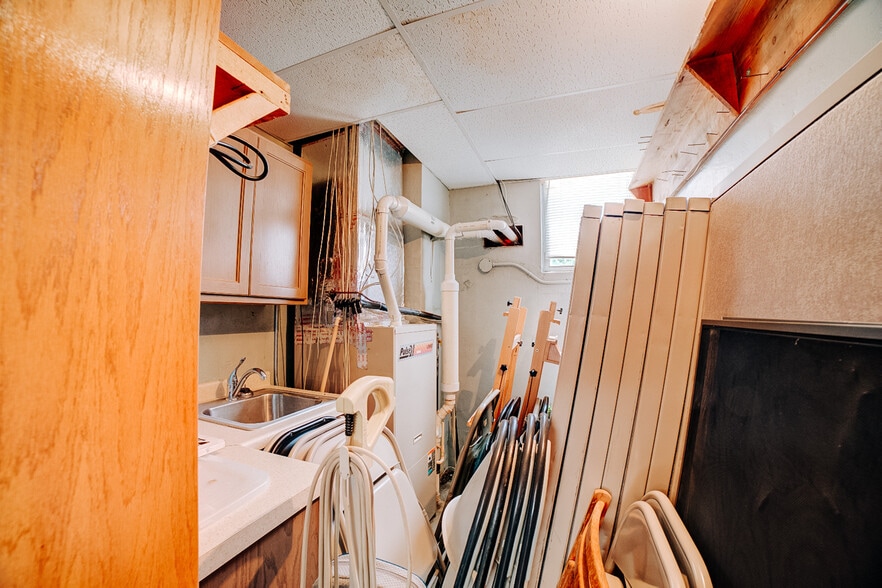 More Photos Of 109 S 2nd St, Watseka Office For Sale