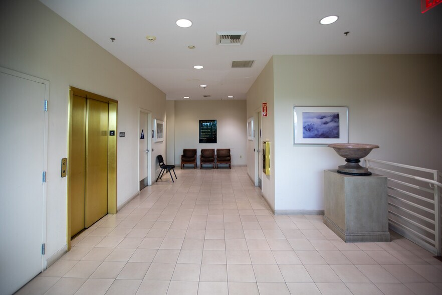 More Photos Of 1552 Coffee Rd, Modesto Medical For Lease