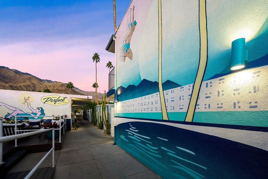 More Photos Of 1466 N Palm Canyon Dr, Palm Springs Hotel For Lease