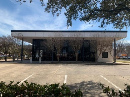 Primary Photo Of 8002 Kirby Dr, Houston Bank For Lease