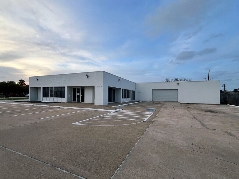 More Photos Of 16210 Clay Rd, Houston General Retail For Sale