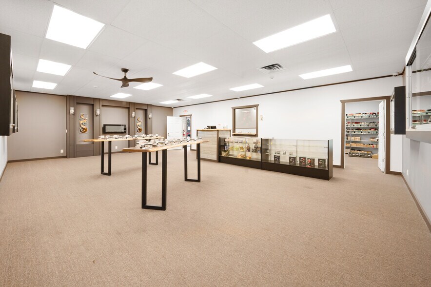 More Photos Of 805 Maple St, Big Rapids Storefront Retail Office For Sale