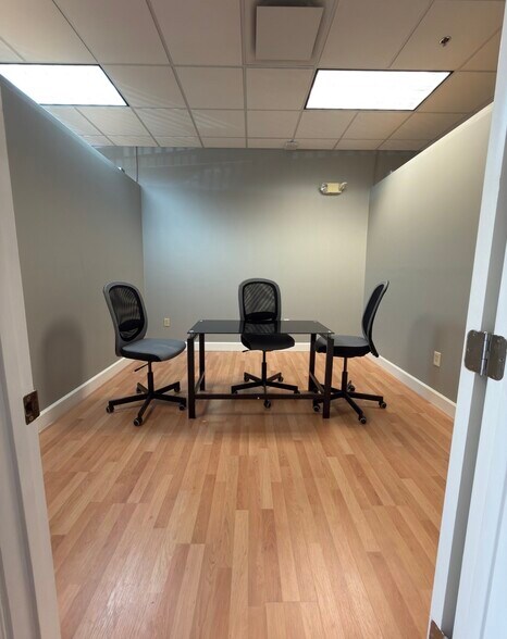 More Photos Of 10967 Lake Underhill Rd, Orlando Office For Lease