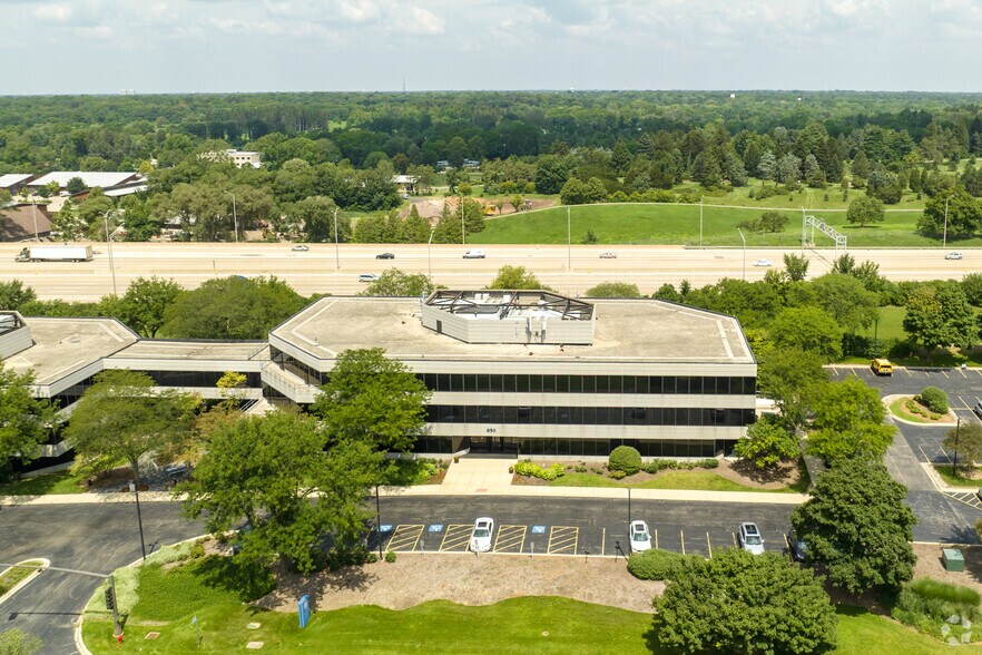 More Photos Of 850 Warrenville Rd, Lisle Office For Sale