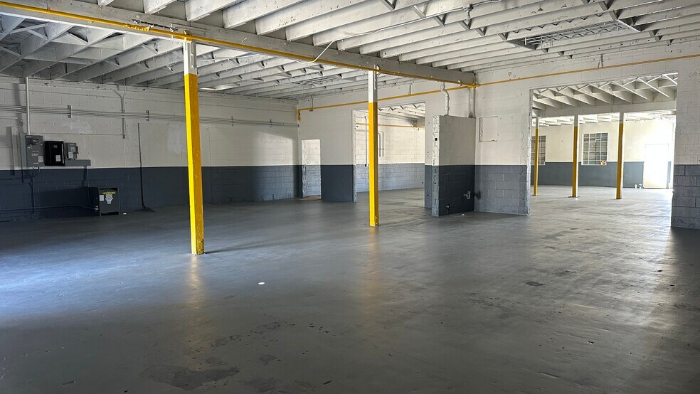 More Photos Of 14708-14726 Arrow Hwy, Baldwin Park Service For Lease