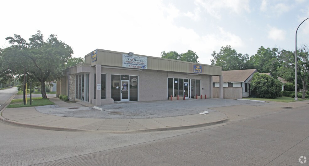 301303 S Collins St, Arlington, TX 76010 Freestanding For Sale