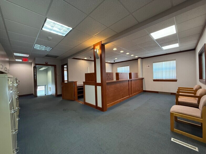 More Photos Of 584 Wyoming Ave, Kingston Medical For Sale