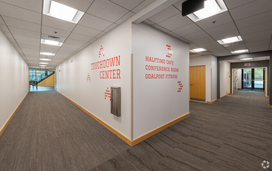 More Photos Of 2 Hampshire St, Foxborough Office For Lease