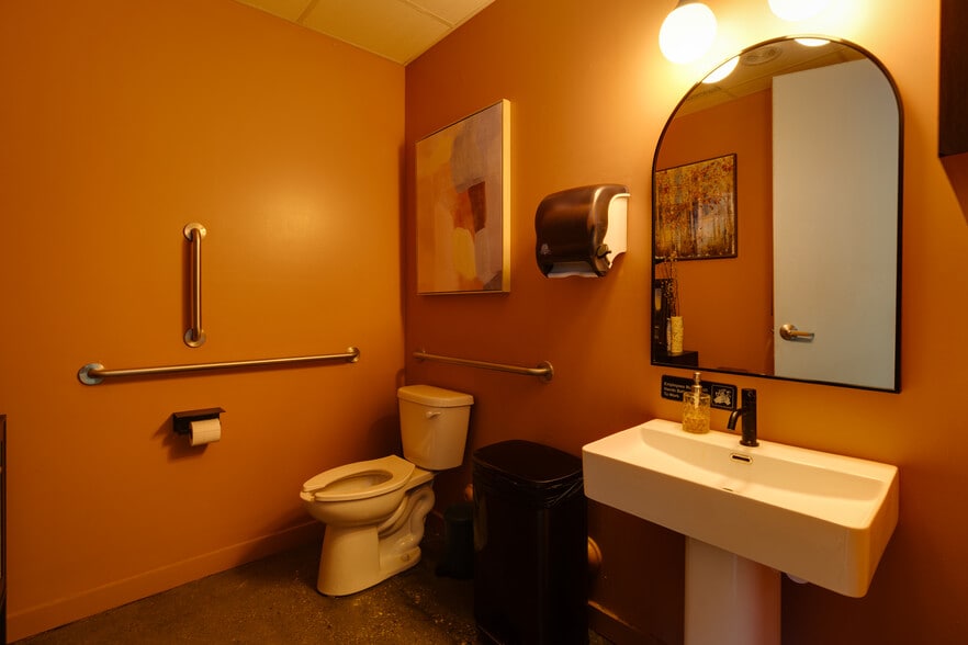 More Photos Of 2028 W Cary St, Richmond Apartments For Sale