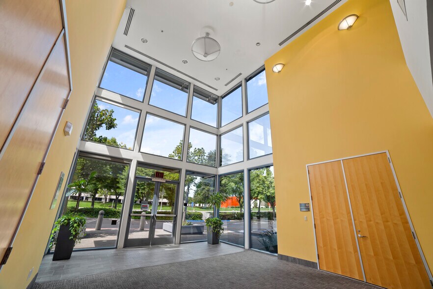 More Photos Of 8 Hughes, Irvine Office For Lease