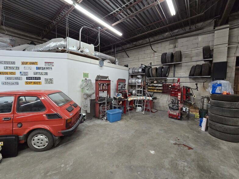 More Photos Of 1112 King St, Portsmouth Auto Repair For Lease