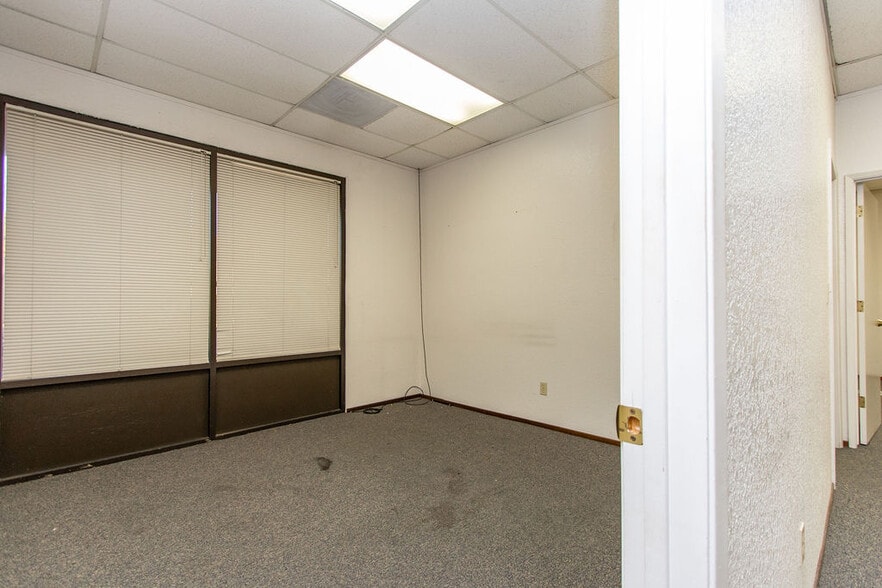 More Photos Of 138 Regis St, Turlock Office For Lease