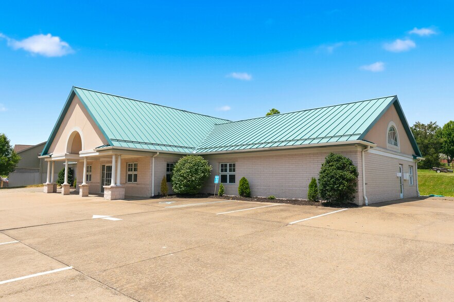 More Photos Of 1703 Locust Ave, Fairmont Medical For Sale