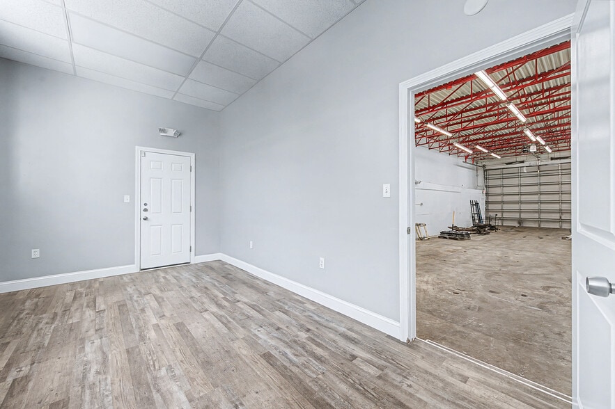 More Photos Of 204 Providence St, Hyde Park Industrial For Lease