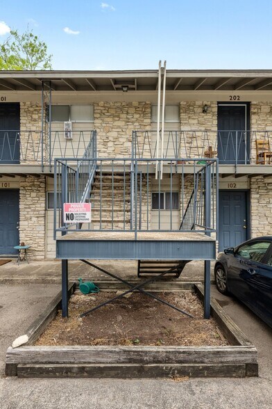 More Photos Of 2115 Goodrich Ave, Austin Apartments For Sale