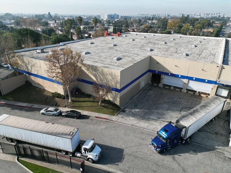 More Photos Of 6801 Wilson Ave, Los Angeles Warehouse For Lease