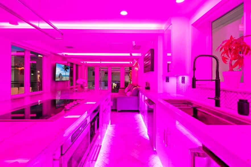 More Photos Of 124 11th St, Miami Beach Hotel For Sale