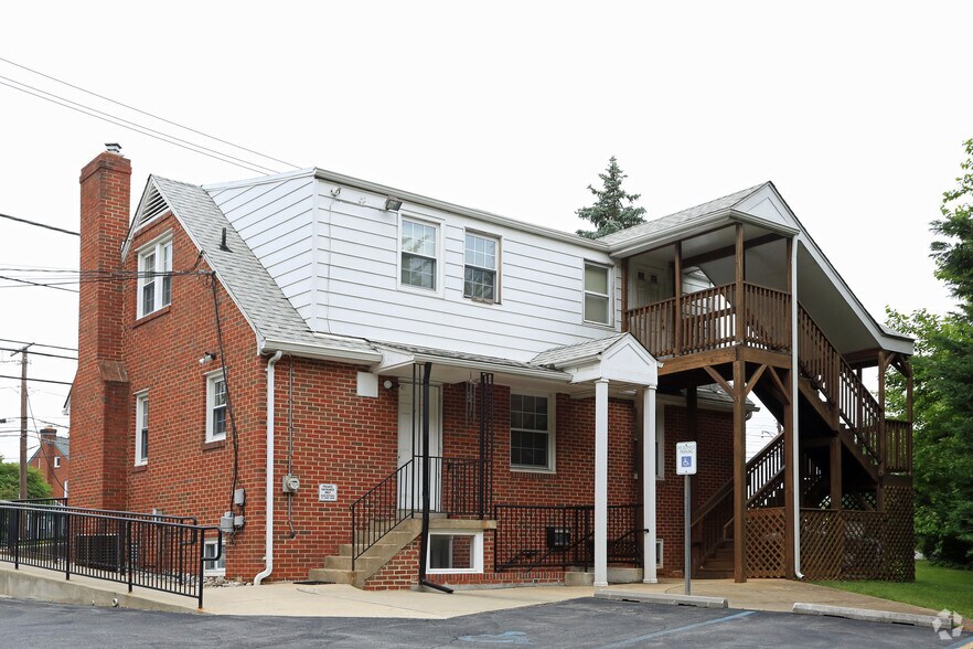 More Photos Of 301 S Frederick Ave, Gaithersburg Office For Sale