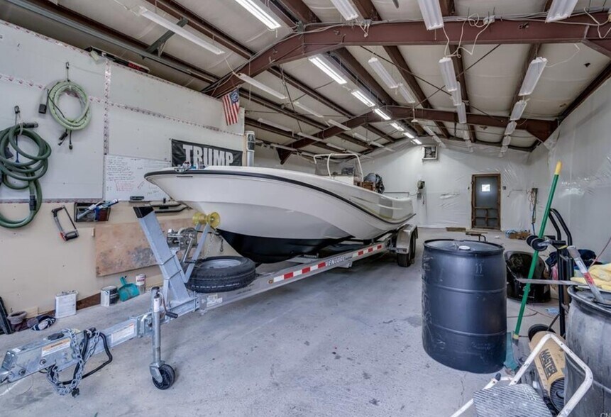 More Photos Of 16 Bethune St, Alexandria Bay Marina For Sale