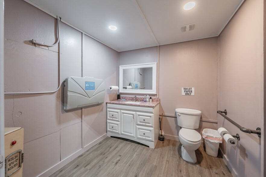 More Photos Of 4444 FM 933, Whitney Flex For Sale
