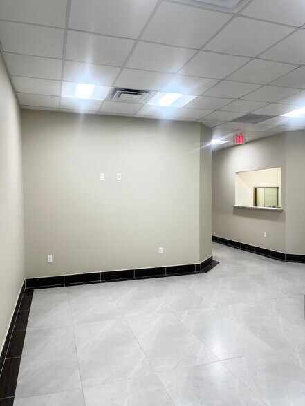 More Photos Of 1300 City View Ctr, Oviedo Office For Lease