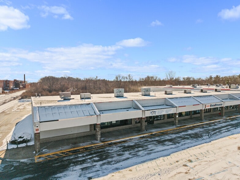More Photos Of 950 Kings Hwy, New Bedford Storefront For Lease