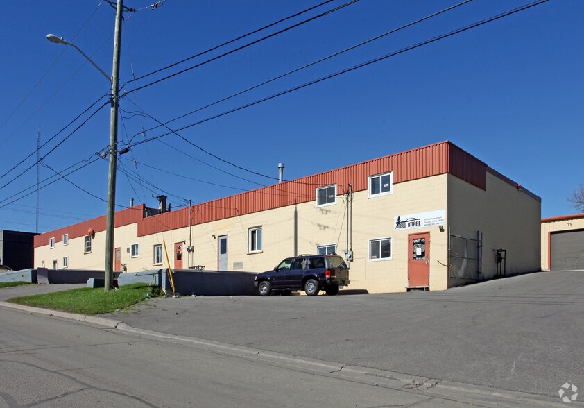 More Photos Of 1019 Nelson St, Oshawa Service For Lease