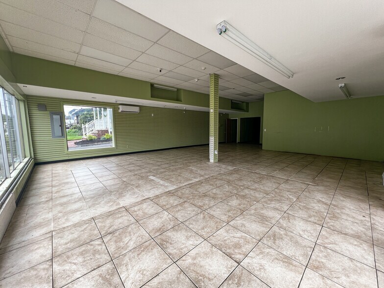 More Photos Of 43 N Liberty Dr, Stony Point Storefront For Sale