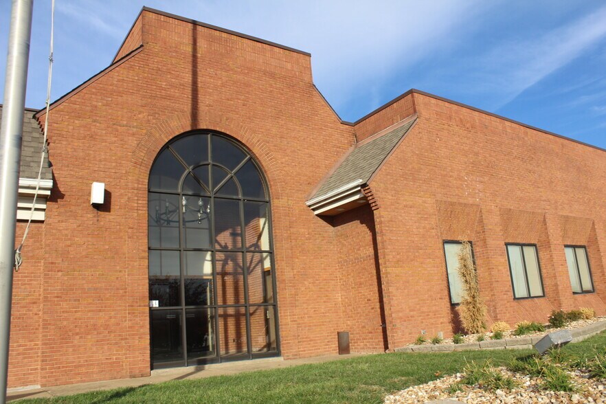 More Photos Of 311 S Main St, O'Fallon Office For Lease