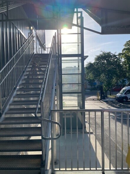 More Photos Of 905 SW 14th Ave, Delray Beach Flex For Lease