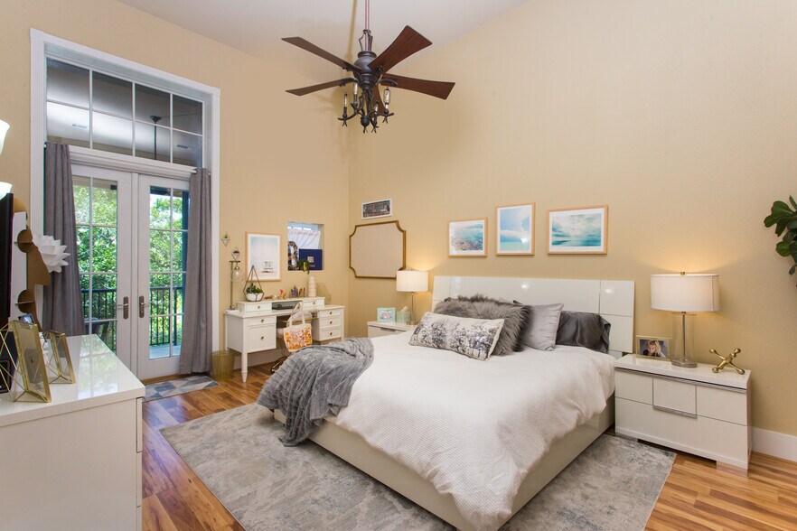 More Photos Of 45 S 9th Ave, Pensacola Office Residential For Sale