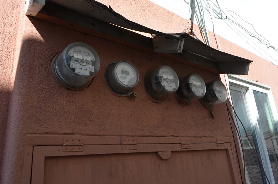 More Photos Of 5909 Whitnall Hwy, Valley Village Apartments For Sale