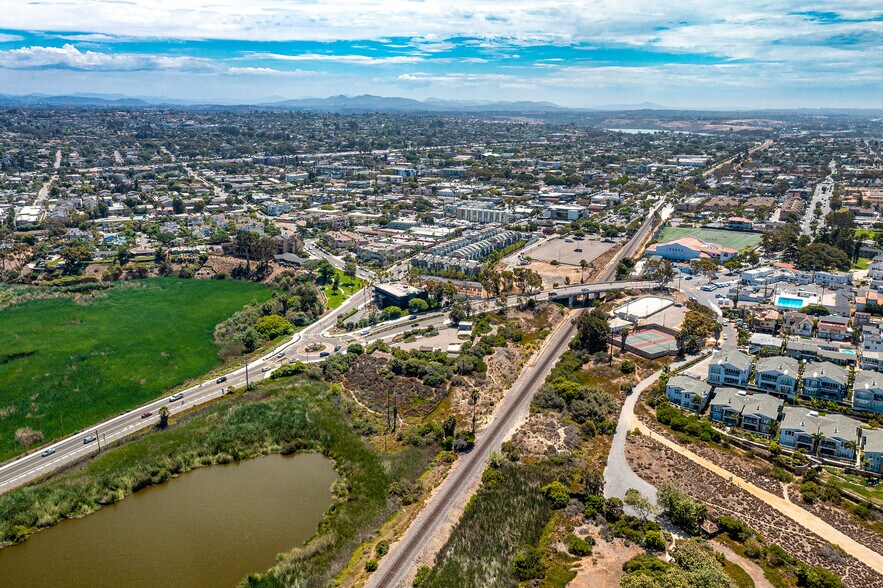 More Photos Of 2333 State St, Carlsbad Medical For Sale