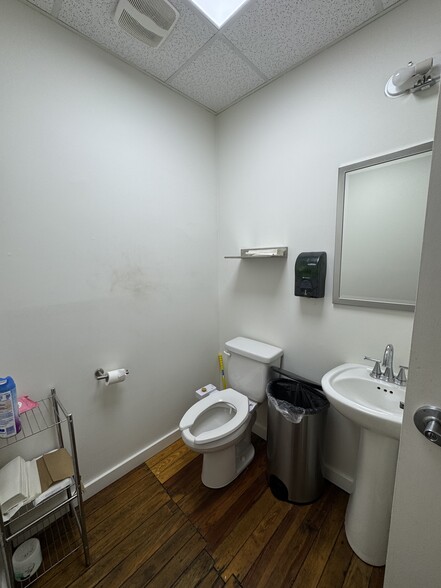 More Photos Of 109-111 N State St, Jackson Loft Creative Space For Sale