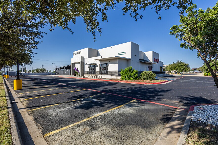 Primary Photo Of 2331 Endeavor, Laredo General Retail For Sale