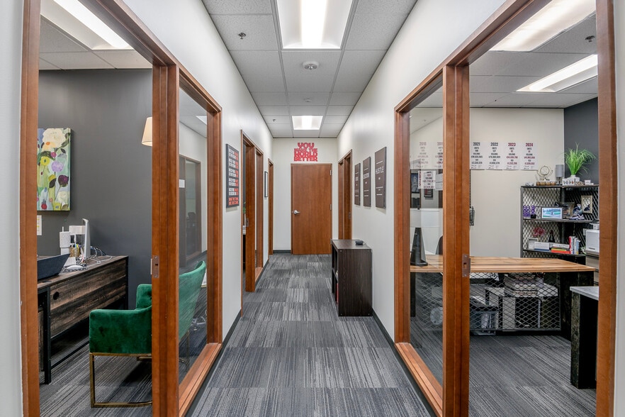 More Photos Of 33434 8th Ave S, Federal Way Office For Lease