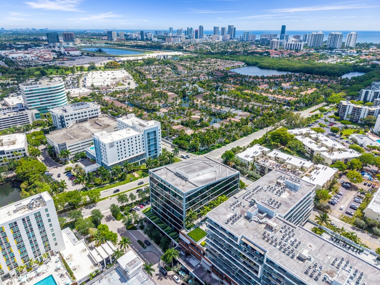 More Photos Of 2920-2950 NE 207th St, Aventura Unknown For Lease