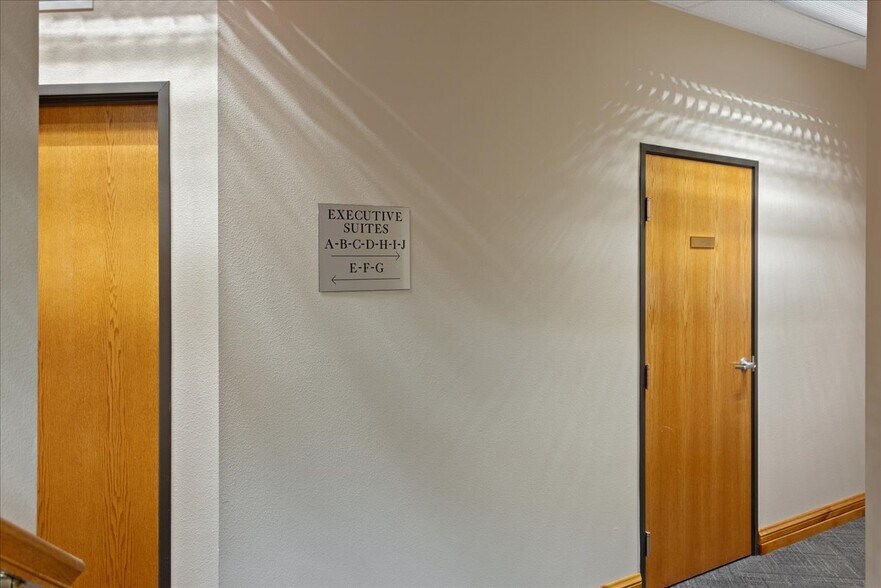 More Photos Of 1803-1807 Capitol Ave, Cheyenne Office For Sale