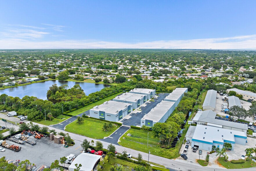 More Photos Of 861 NE Industrial Blvd, Jensen Beach Warehouse For Sale