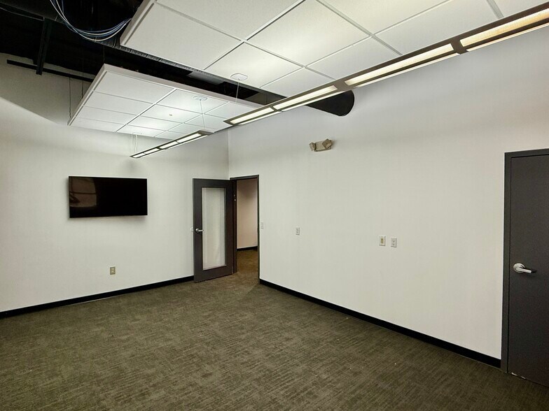 More Photos Of 1095 Zonolite Rd NE, Atlanta Loft Creative Space For Lease
